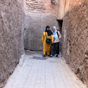 Donne per le via della Medina